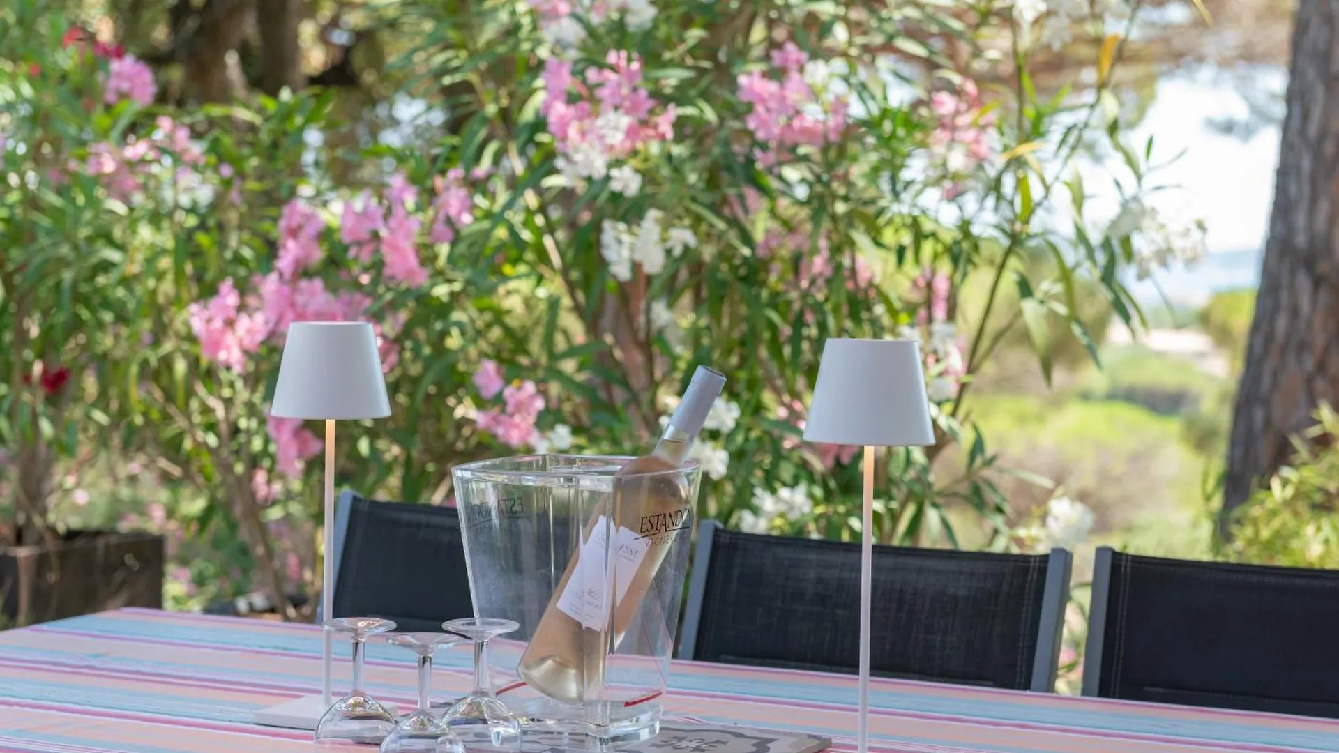 Villa Joli mazet clim vue St Tropez à Sainte-Maxime France